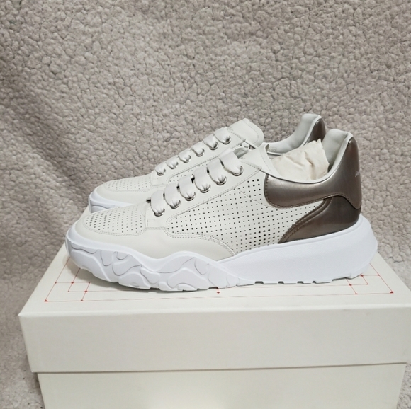 Alexander McQueen Court Trainer Linetecular Low-Top Sneakers - Picture 1 of 10